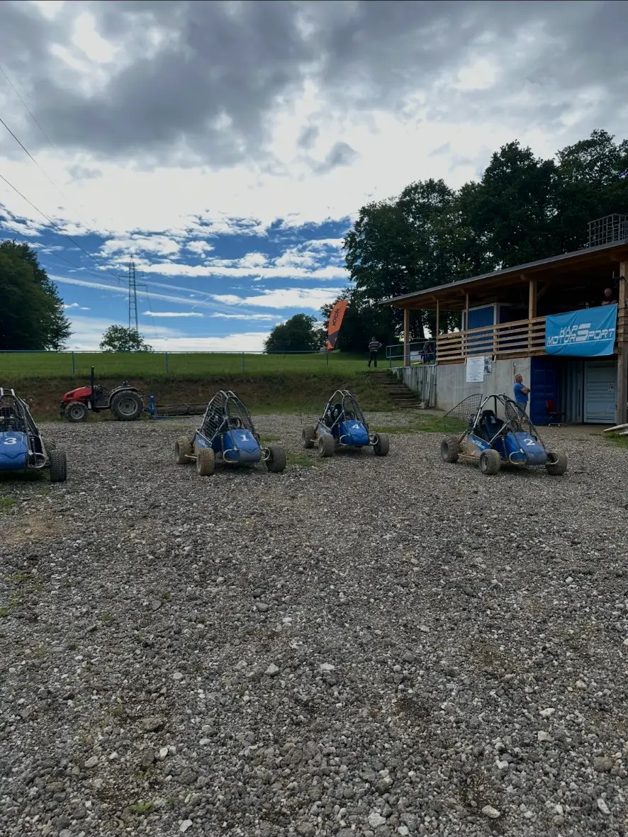 Buggyji KAPS pripravljeni za team building